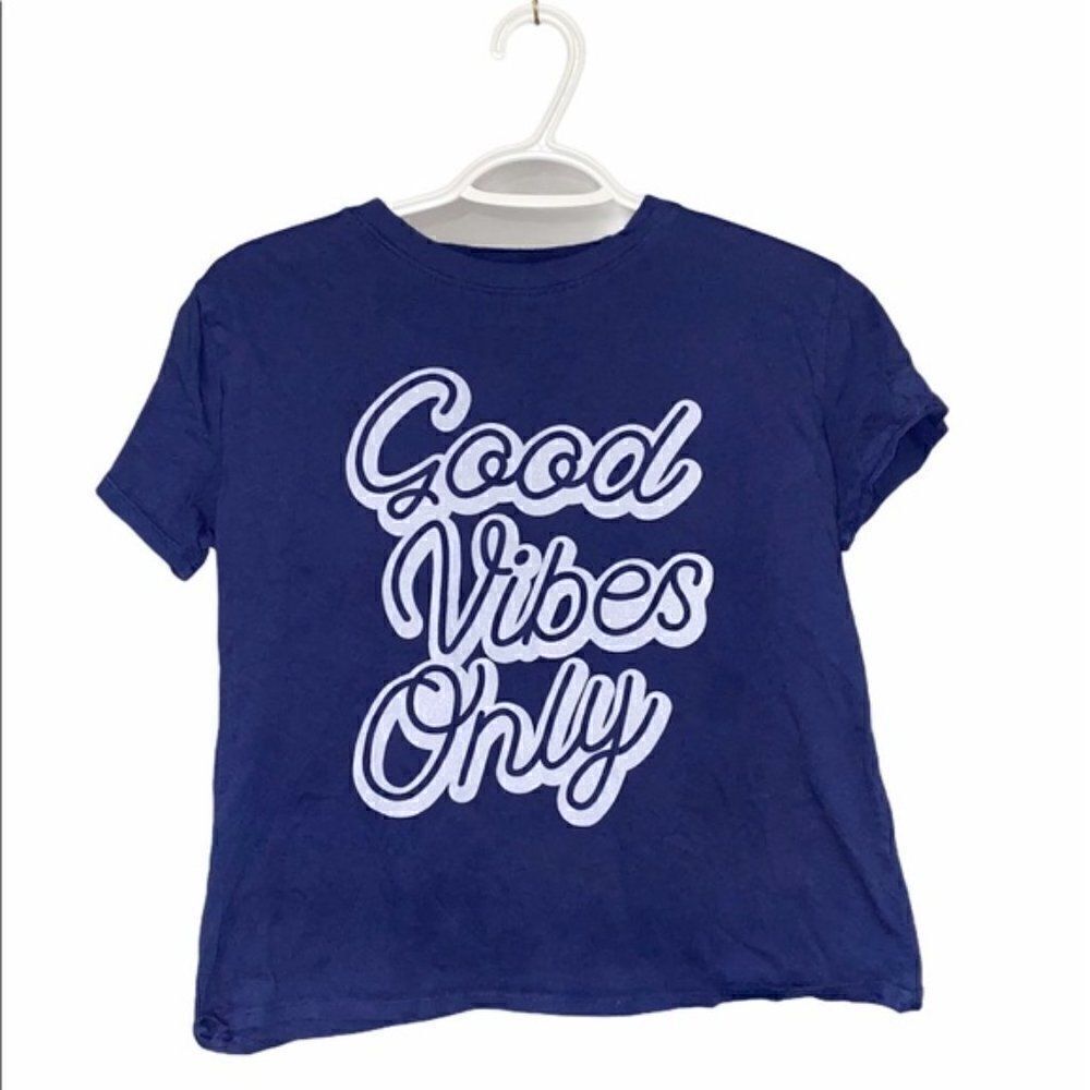 Good vibes graphic t shirt